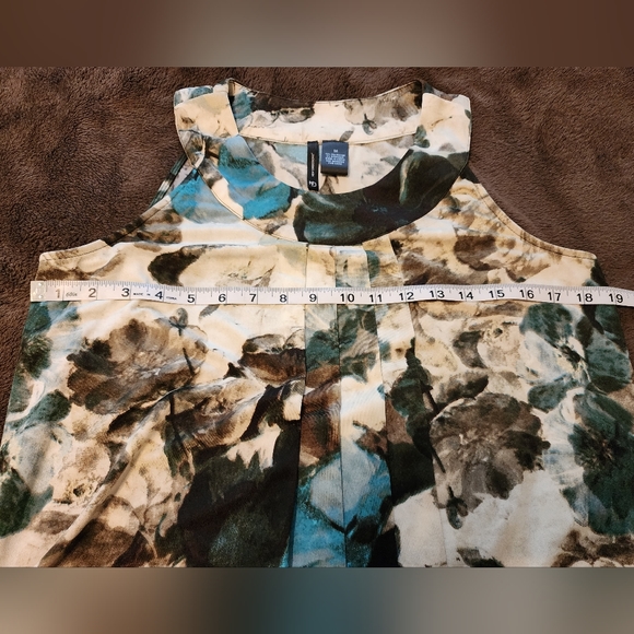 Sleeveless Top with Pleating and Sheer Trim Multi Color Black/Teal/Cream - Picture 8 of 8